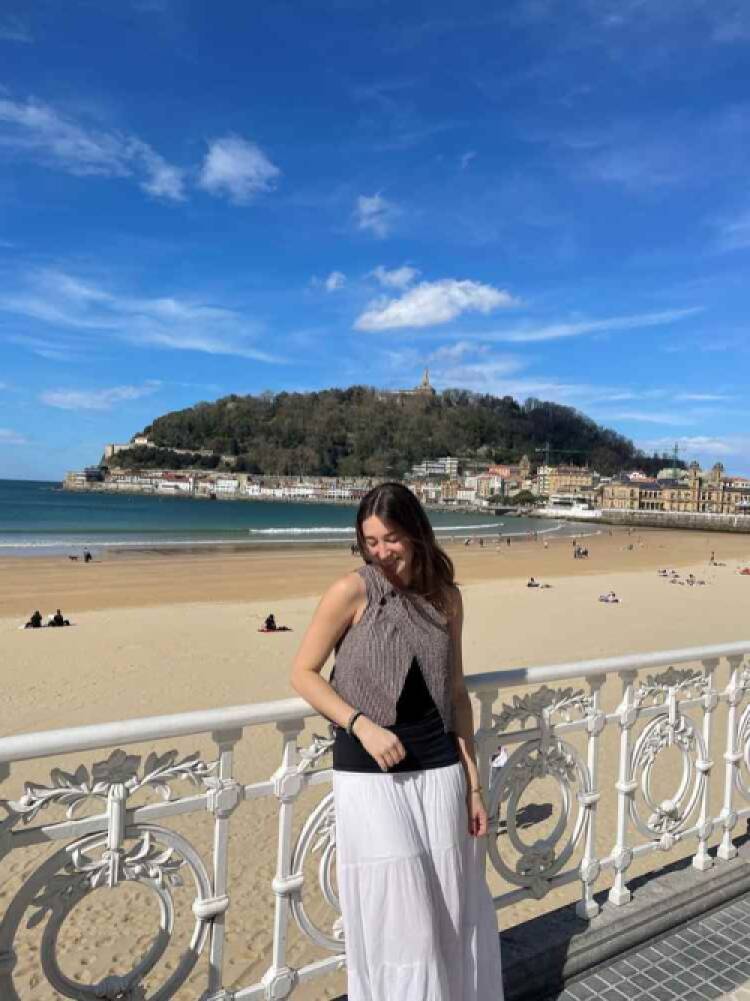 Victoria Airo, Spain